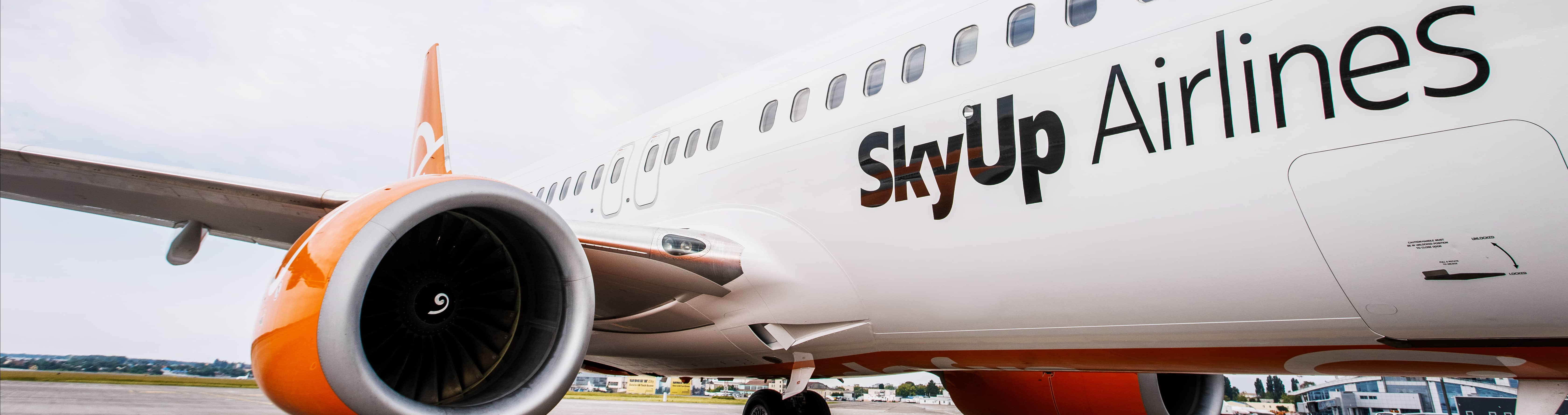 SkyUp продовжує виконувати евакуаційні рейси і доставляти гуманітарні вантажі